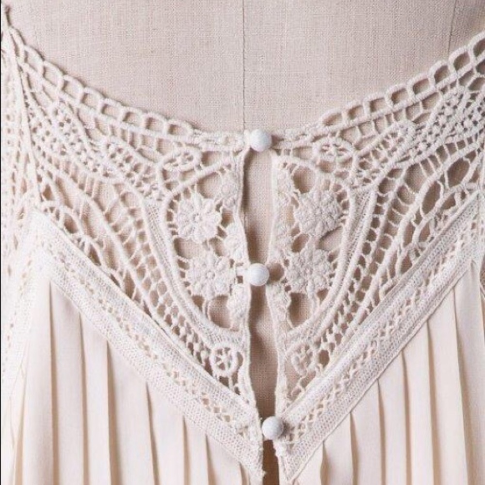Dress - Picture 3 of 3